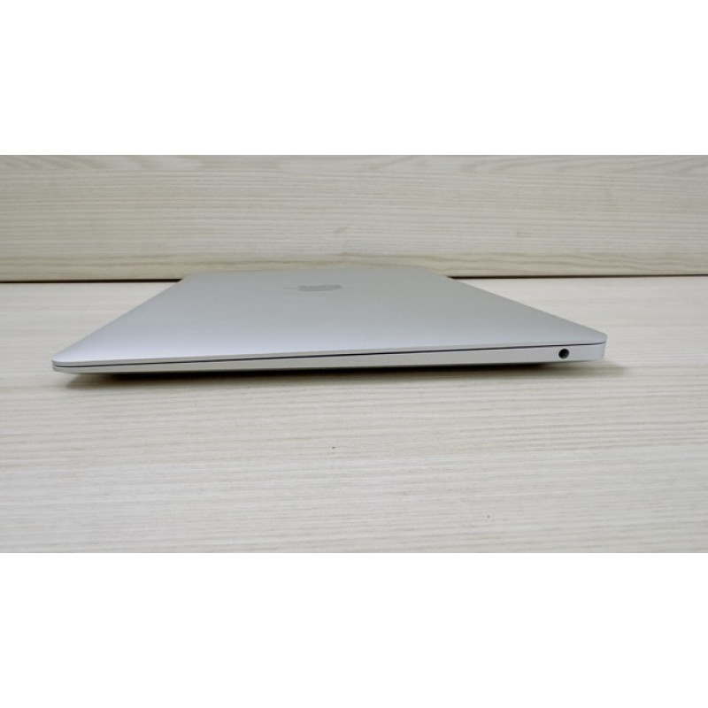 MacBook Air 2020 Silver i5 1.1ghz 8/256